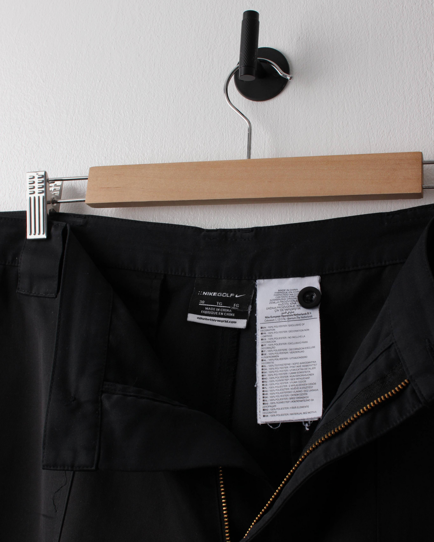 00s Nike Black Golf Shorts (38W)