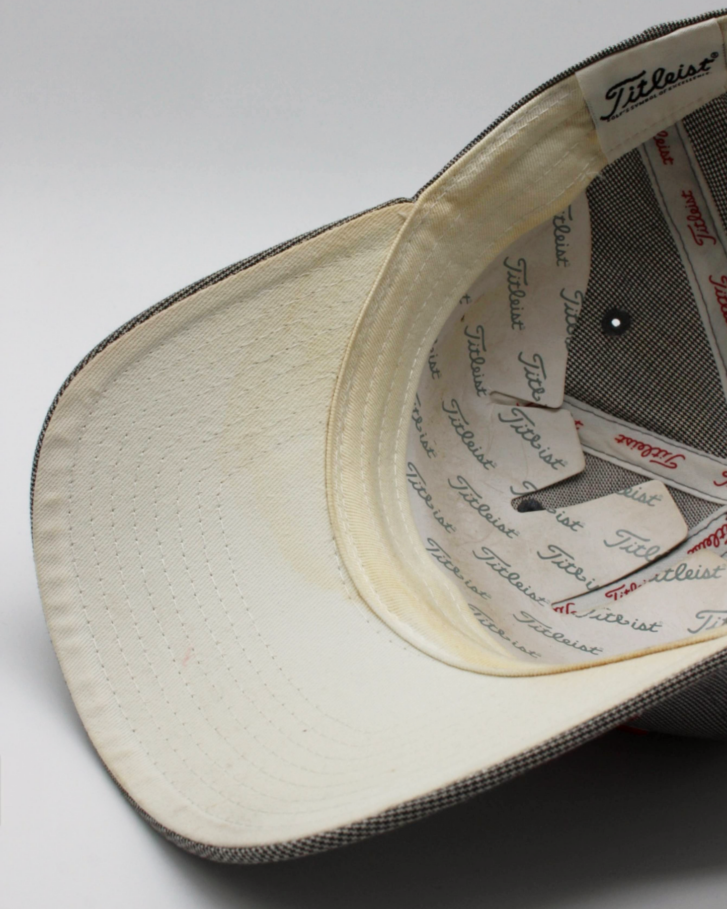 00s Titleist Grey & Red Micropattern Cap