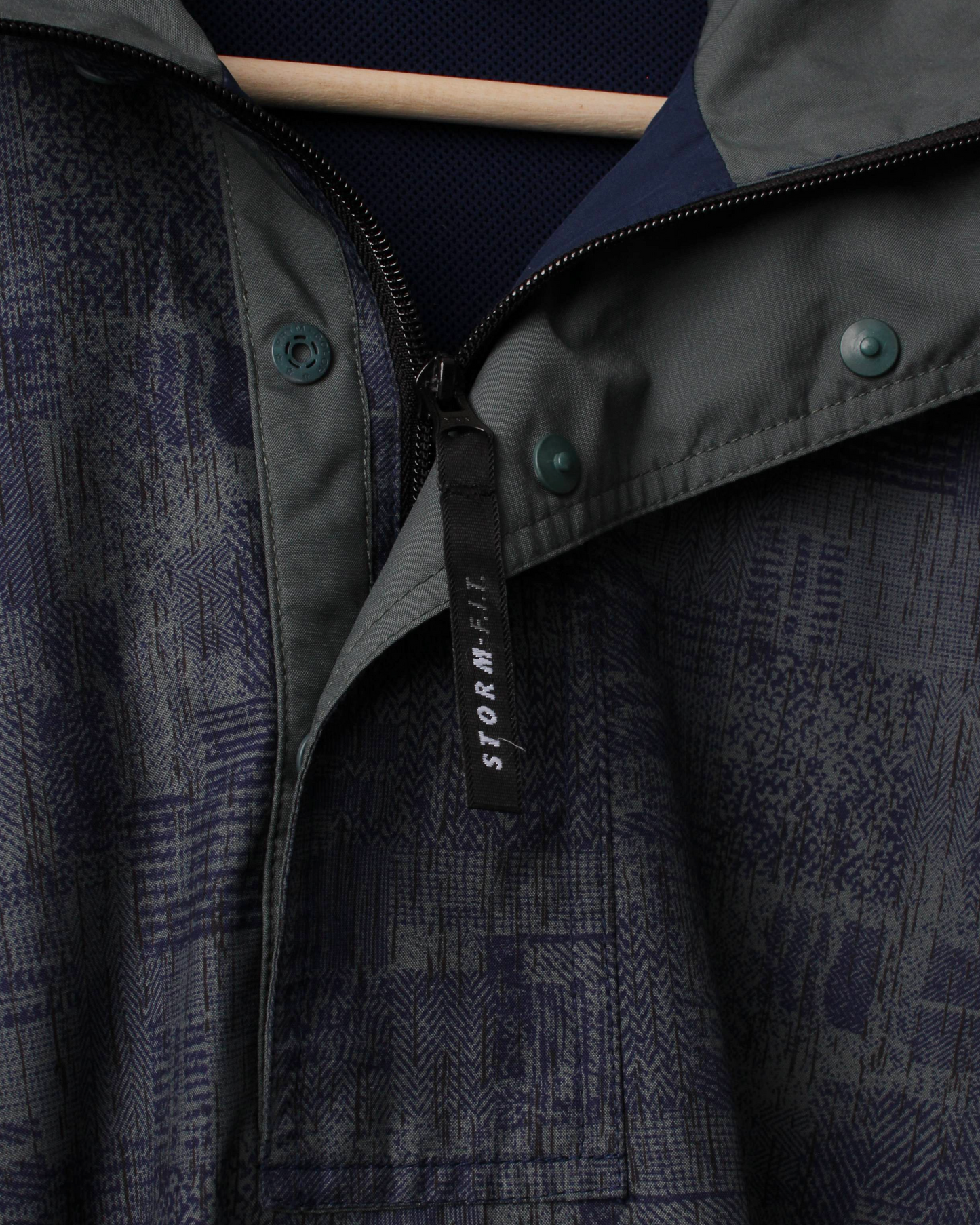 Nike Green & Navy Abstract Storm-Fit Windbreaker (M)