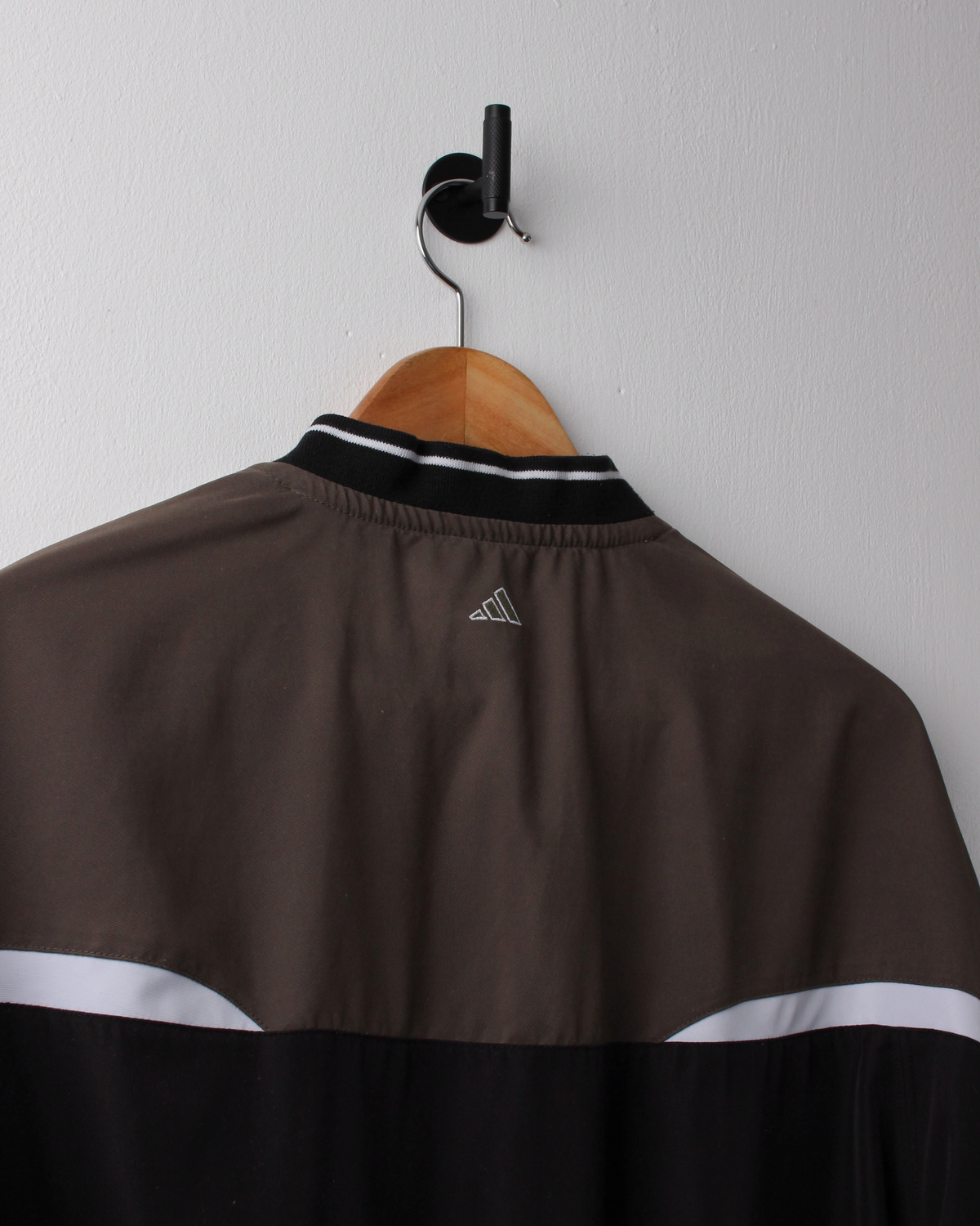 90s Adidas Khaki & Black Centre Logo Windbreaker (M)