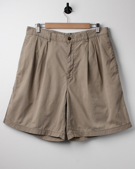 90s Greg Norman Beige Pleated Golf Shorts (34W)