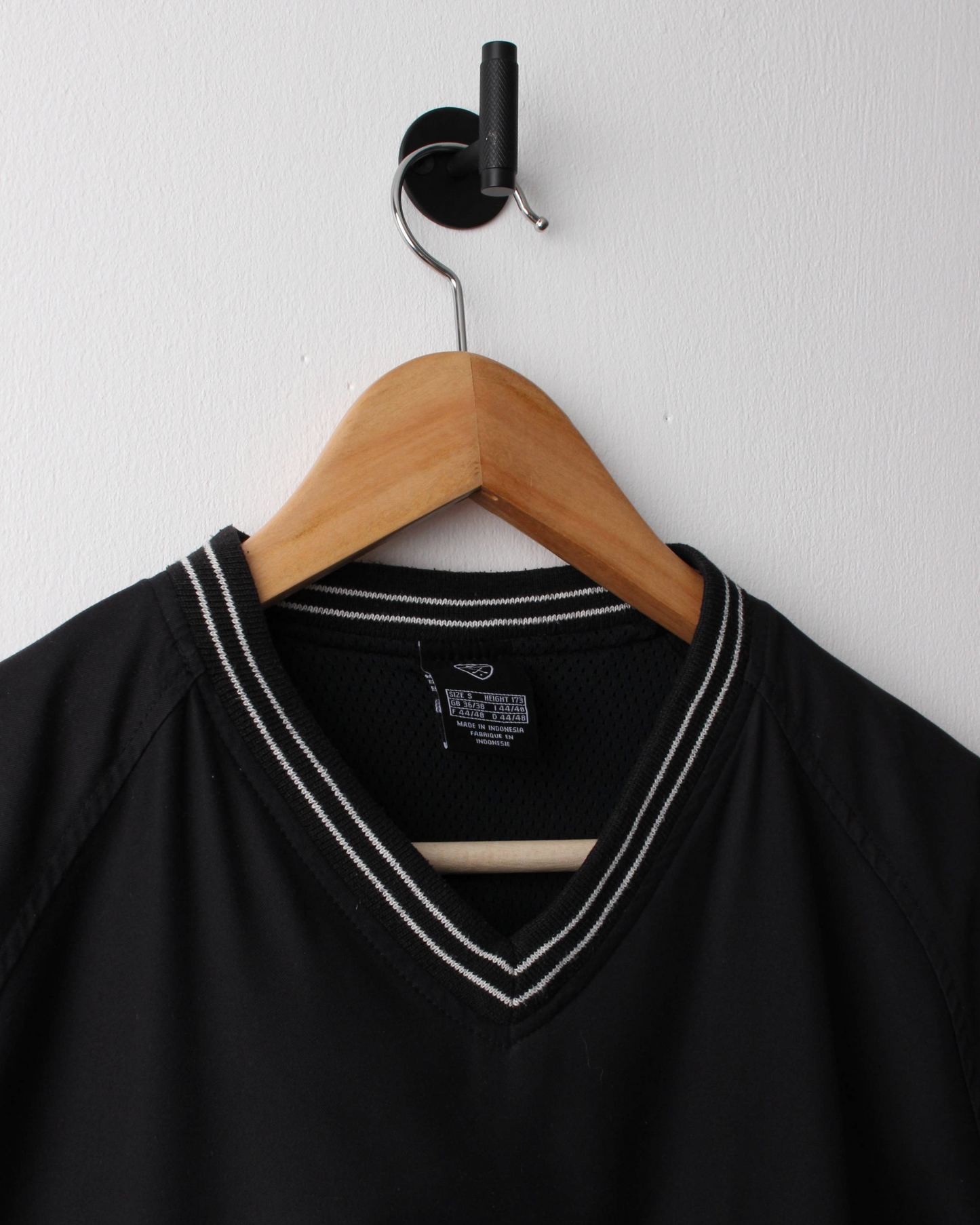 00s Nike Black & White V-Neck Windbreaker (S)
