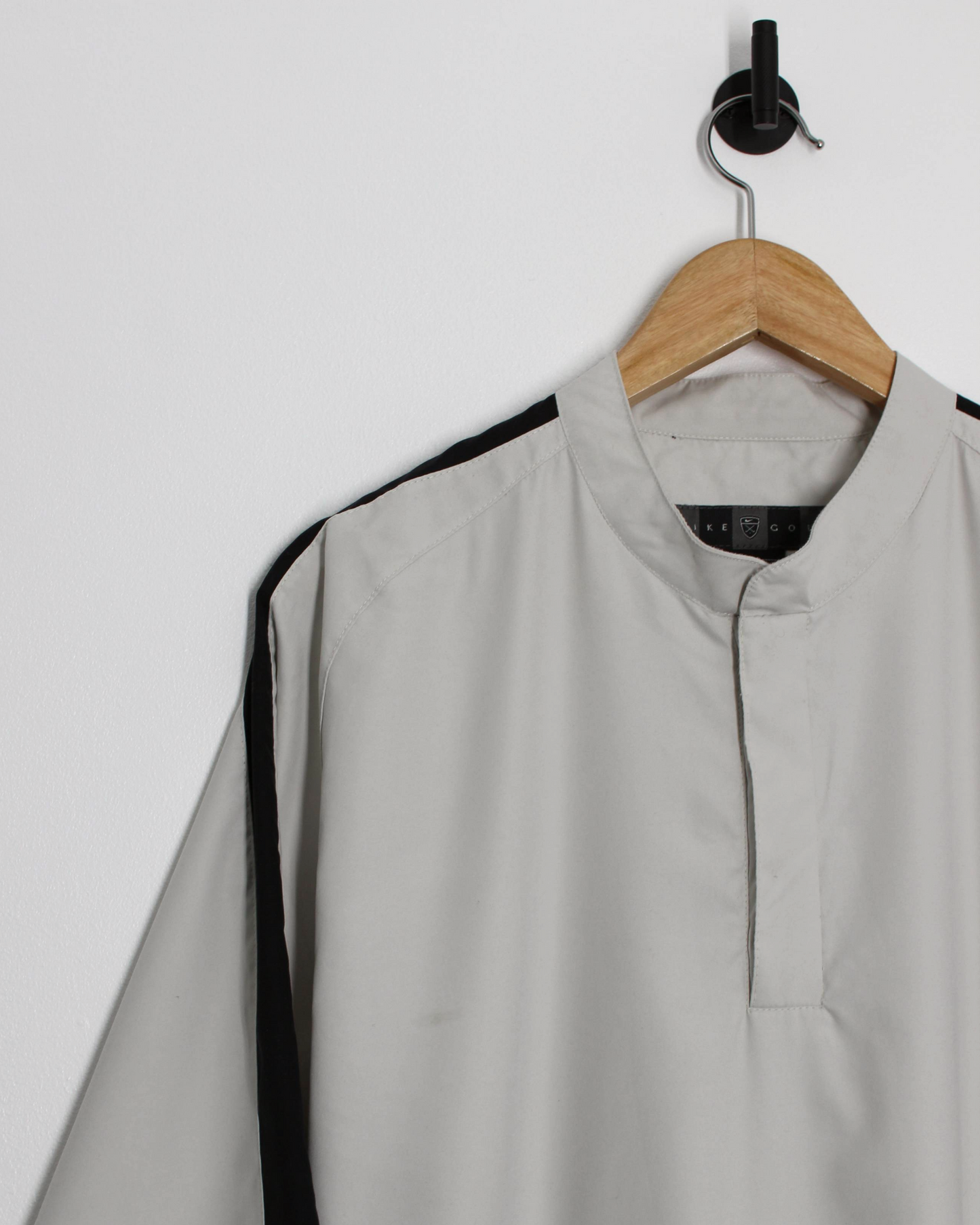 00s Nike Shield Logo Cream/Black Lightweight Windbreaker (L)