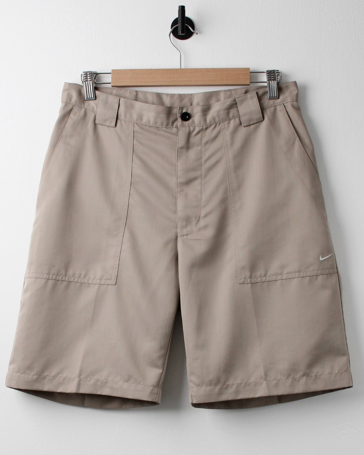 00s Nike Shield Logo Beige Golf Shorts (32W)