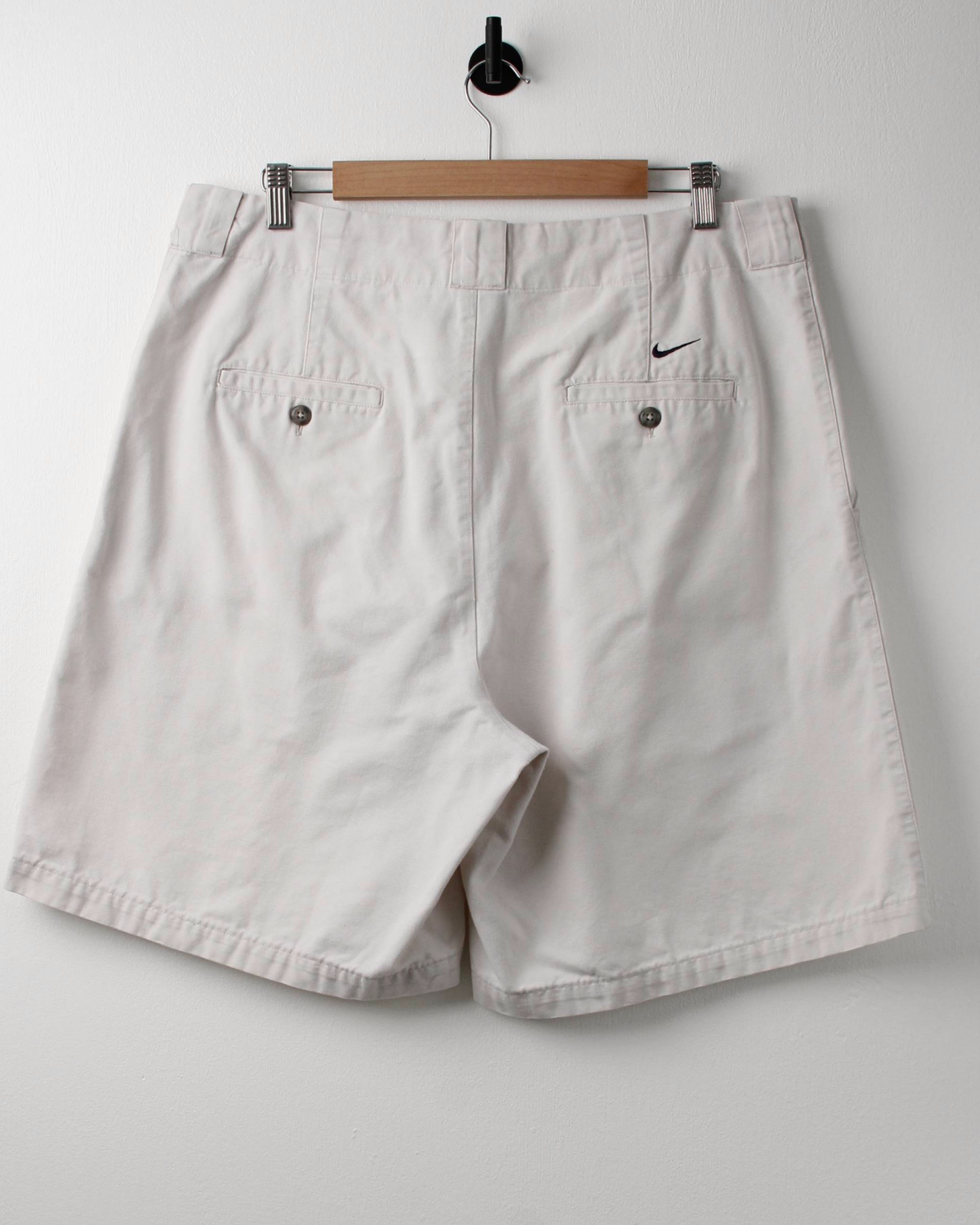 90s Nike Cream Baggy Shorts (36W)