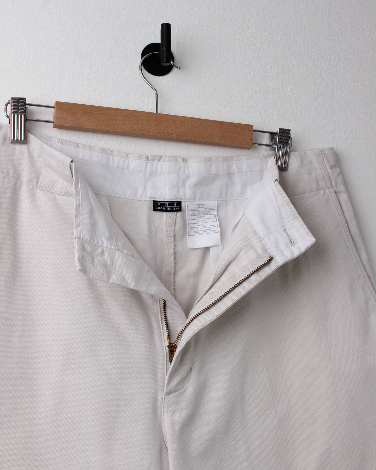 90s Nike Cream Baggy Shorts (36W)