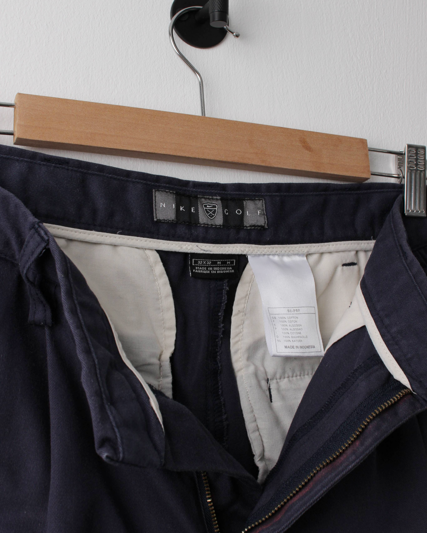 00s Nike Navy Pleated Golf Shorts (32W)