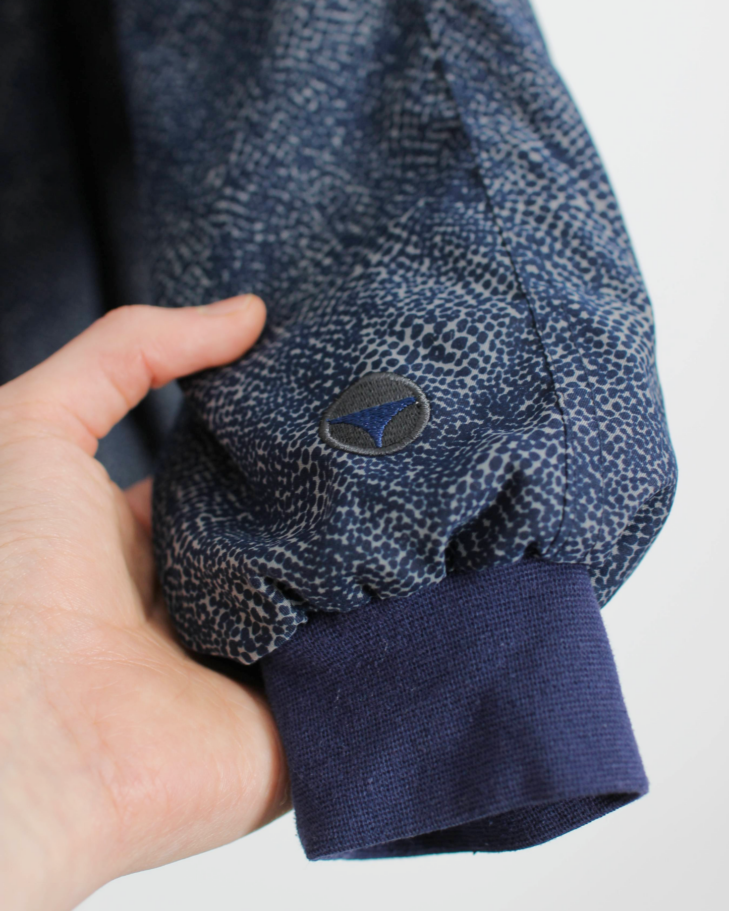 90s TaylorMade Abstract Blue Crewneck Windbreaker (L)