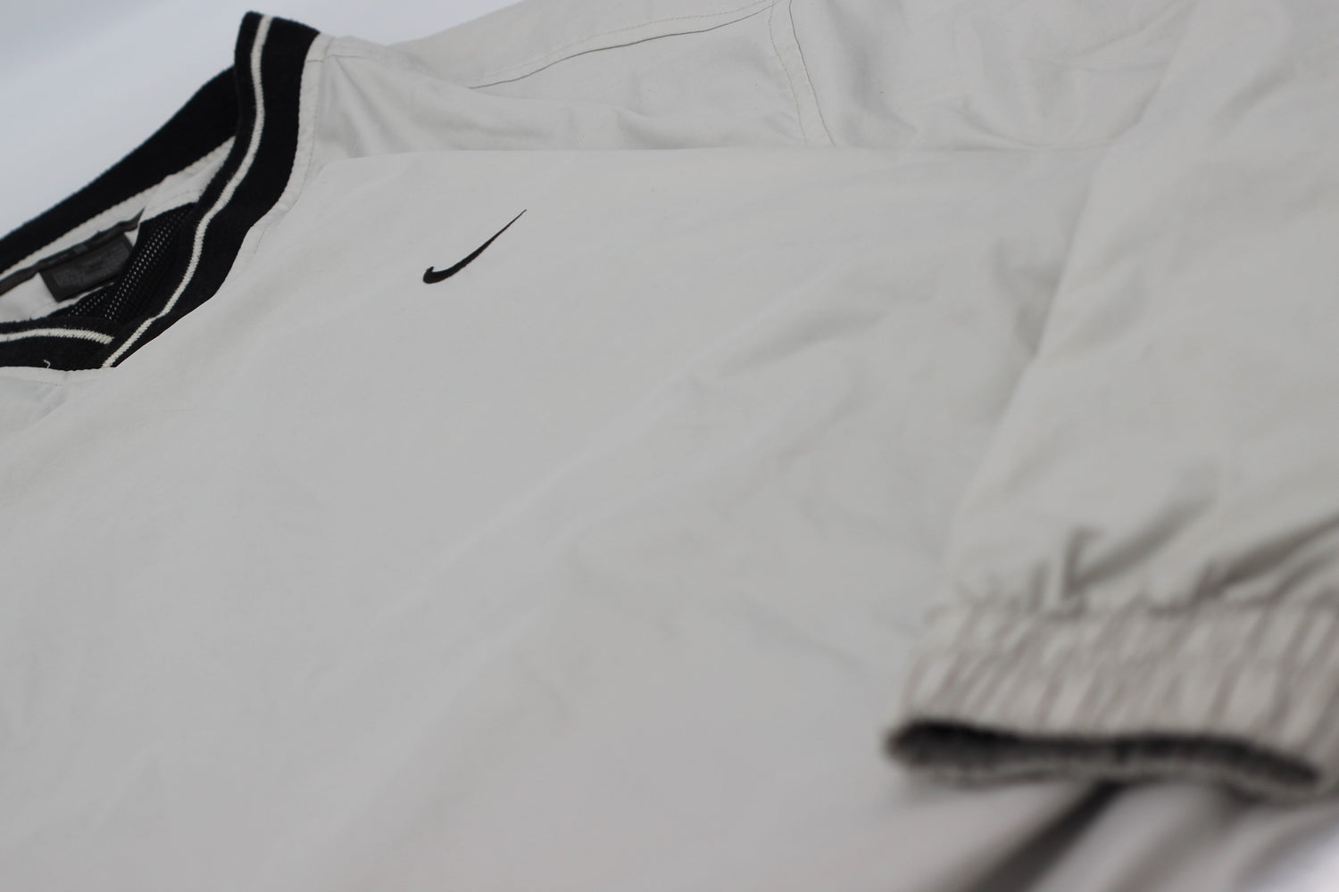 Rare Nike Tiger Woods White Windbreaker (L) - Generation Mulligan