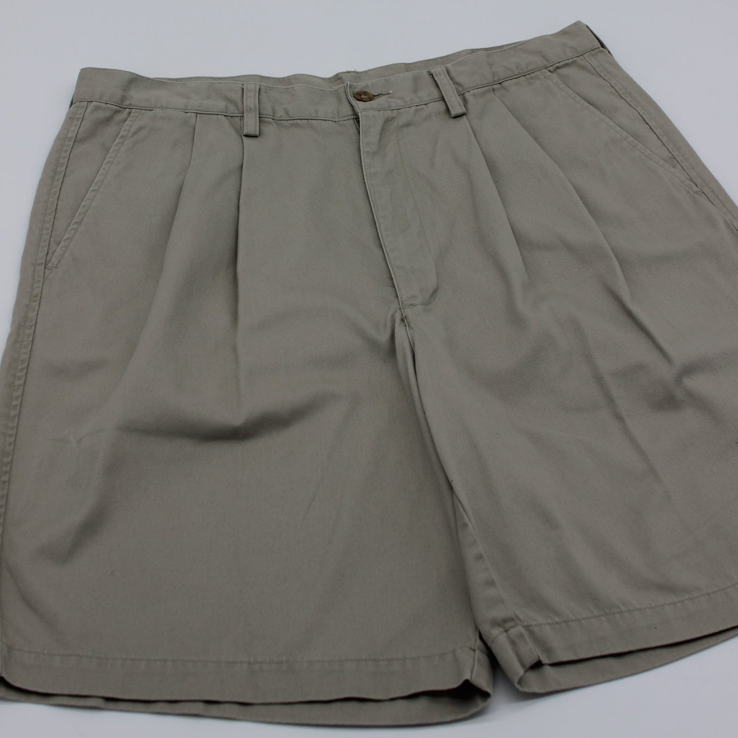 Nike Beige Shorts (L, 36W)