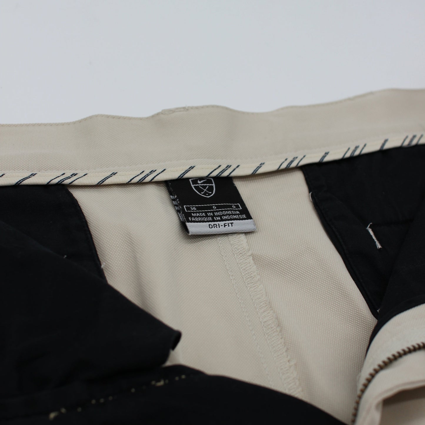 Nike Beige Golf Shorts (L, 36W)