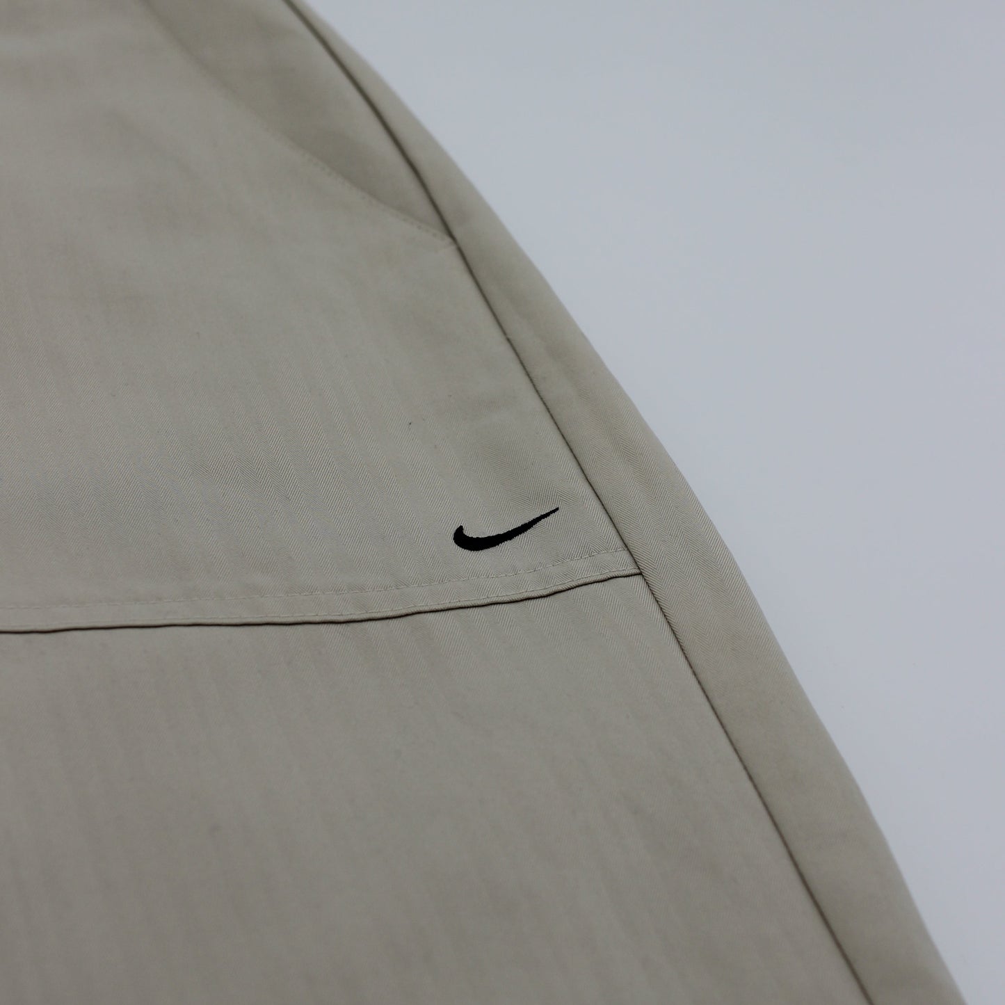Nike Beige Golf Shorts (M, 34W)