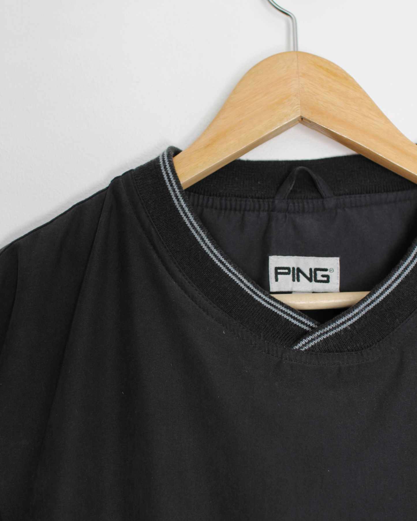 00s Ping Black Crewneck Windbreaker (L)