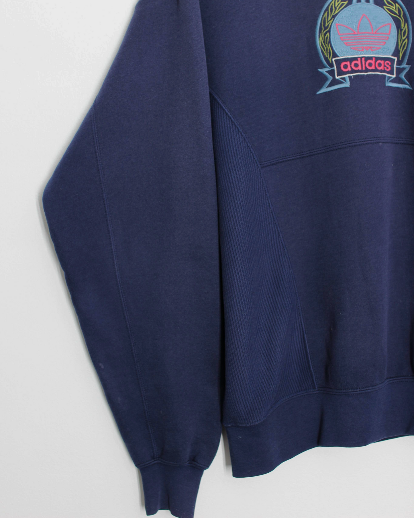 90s Adidas Navy Graphic Crewneck Sweatshirt (M)