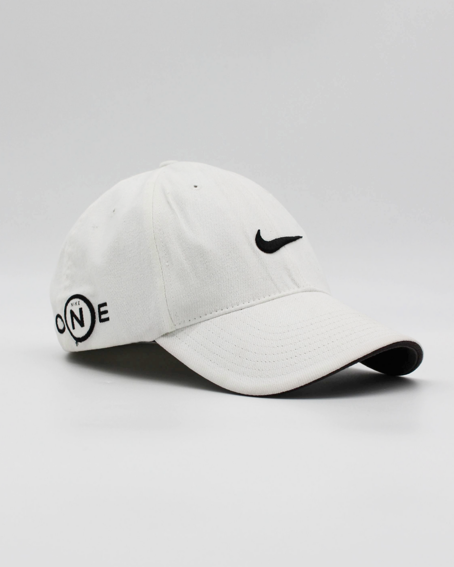 00s Nike One Tiger Woods White Cap (L)